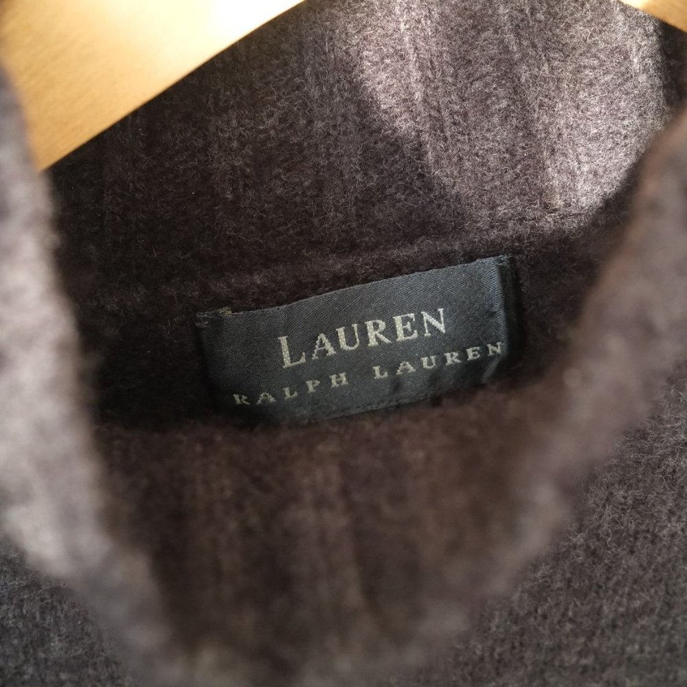 Ralph Lauren Classic Grey Sweater - Timeless Elegance